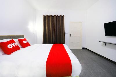 OYO 592 Goldenville Villa