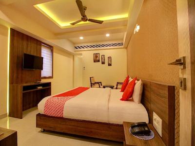 OYO 8480 A2B Electronic City