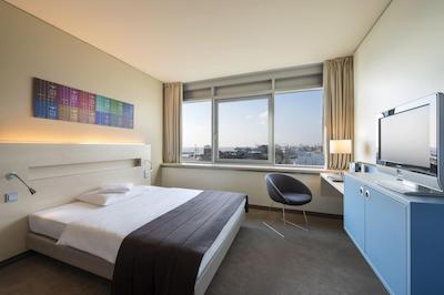 Atlantic Hotel Sail City