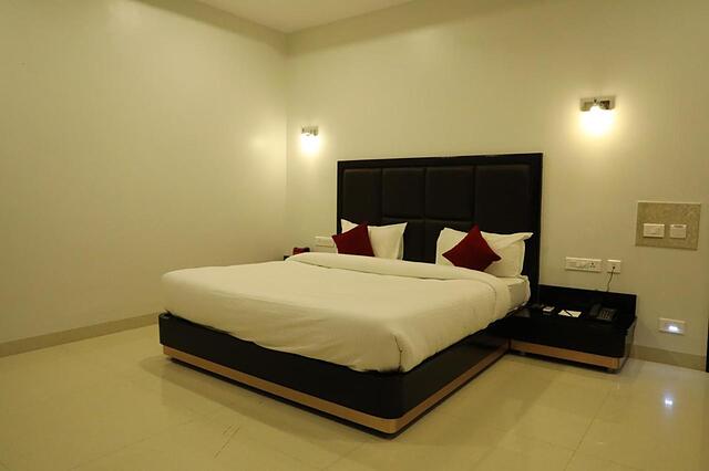 Chandra Grand