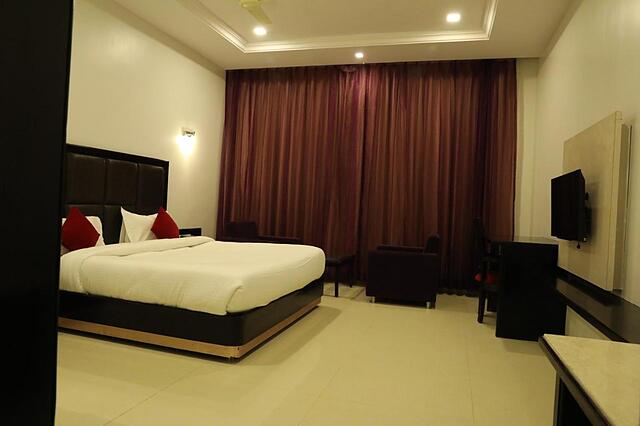Chandra Grand