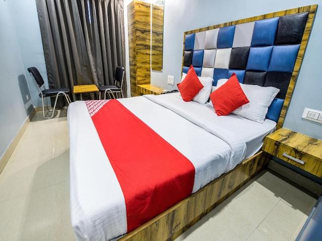 Oyo 14432 Jeelan Palace