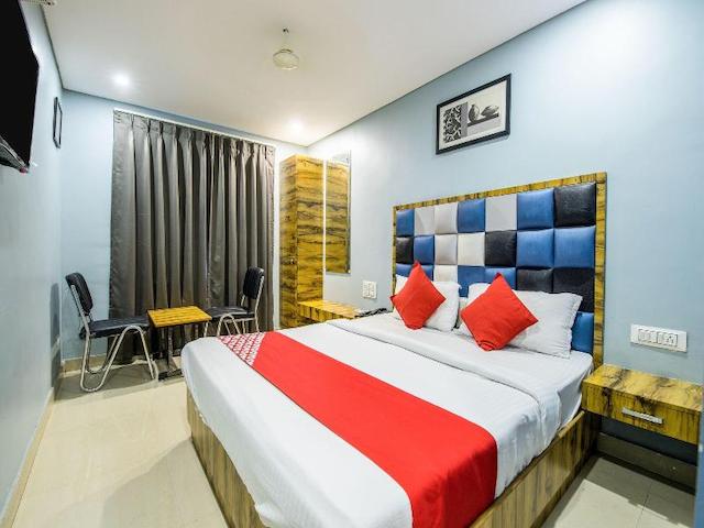 Oyo 14432 Jeelan Palace