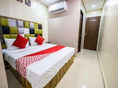 Oyo 14432 Jeelan Palace