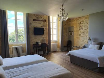 Cha Teau Fleur De Roques