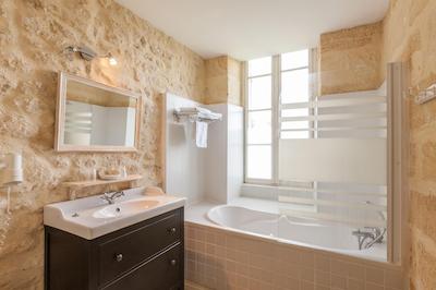 Cha Teau Fleur De Roques