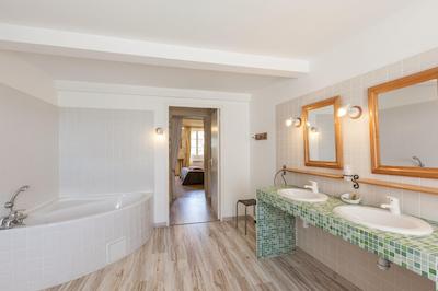 Cha Teau Fleur De Roques