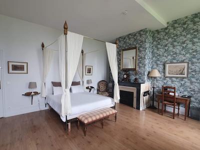 Cha Teau Fleur De Roques