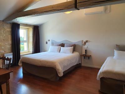 Cha Teau Fleur De Roques