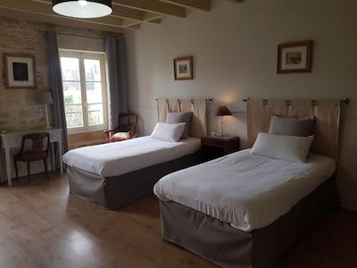 Cha Teau Fleur De Roques