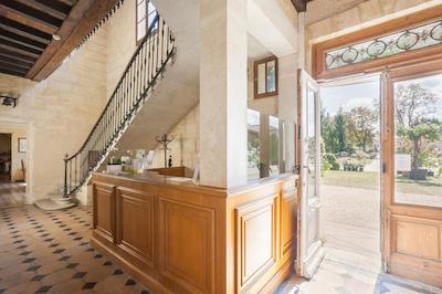 Cha Teau Fleur De Roques