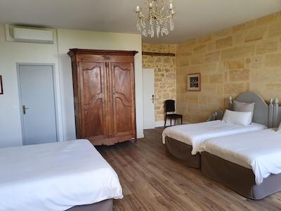 Cha Teau Fleur De Roques