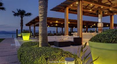 رادیسون بلو ریزورت اند اسپا چشمه