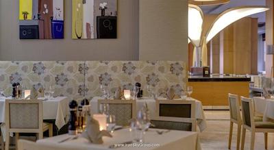 رادیسون بلو ریزورت اند اسپا چشمه