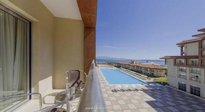 رادیسون بلو ریزورت اند اسپا چشمه