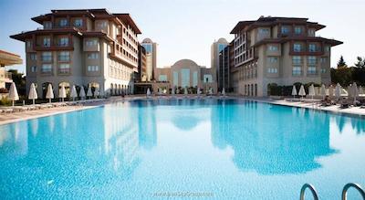 رادیسون بلو ریزورت اند اسپا چشمه