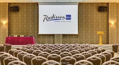 رادیسون بلو ریزورت اند اسپا چشمه