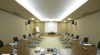 رادیسون بلو ریزورت اند اسپا چشمه