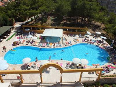 تونتاس فامیلی سوئیتس کوش آداسی