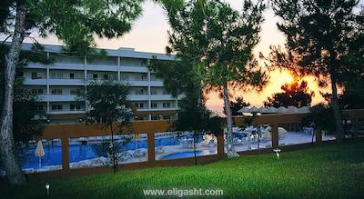 تونتاس فامیلی سوئیتس کوش آداسی