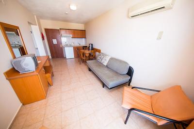 تونتاس فامیلی سوئیتس کوش آداسی