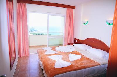 تونتاس فامیلی سوئیتس کوش آداسی