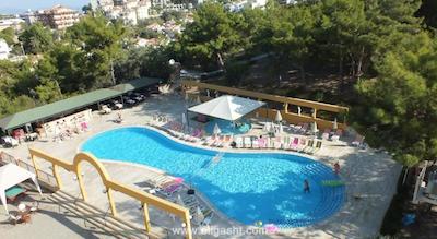 تونتاس فامیلی سوئیتس کوش آداسی