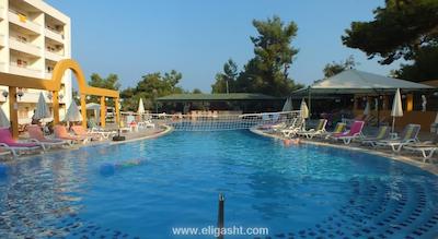 تونتاس فامیلی سوئیتس کوش آداسی