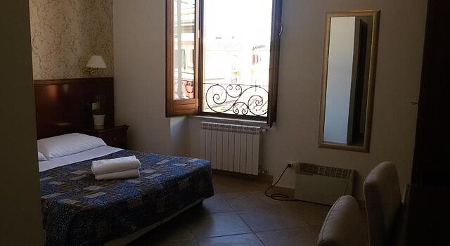 MRS JULIE GUEST HOUSE