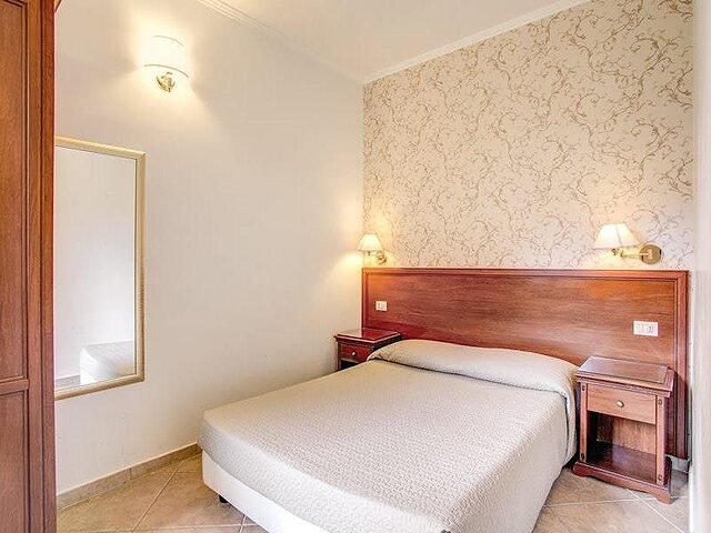 MRS JULIE GUEST HOUSE