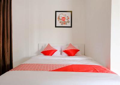 OYO 1376 Kina Family Residence