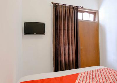 OYO 1376 Kina Family Residence