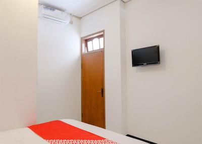 OYO 1376 Kina Family Residence