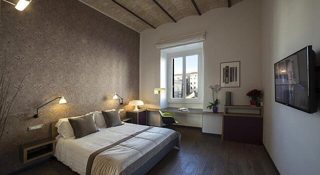 1880 Atypical Rooms