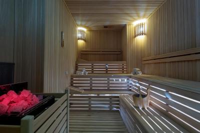 دابل تری بای هیلتون کوش آداسی