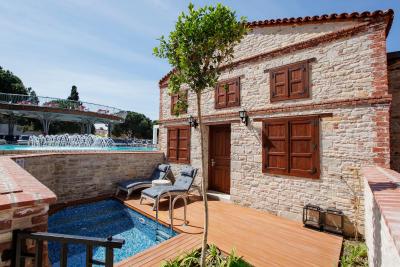 دابل تری بای هیلتون کوش آداسی