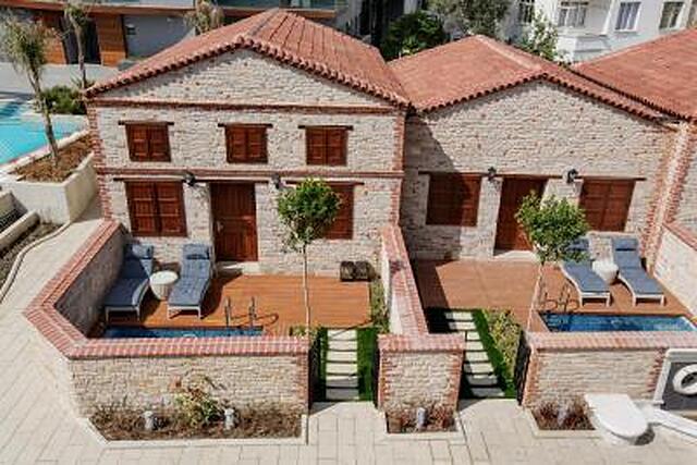 دابل تری بای هیلتون کوش آداسی