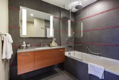 دابل تری بای هیلتون کوش آداسی