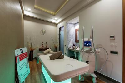 دابل تری بای هیلتون کوش آداسی