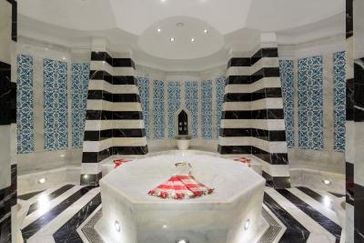 دابل تری بای هیلتون کوش آداسی