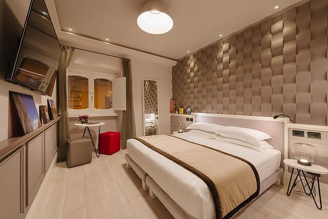 Rhea Silvia Luxury Navona