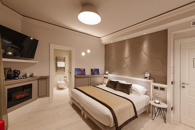 Rhea Silvia Luxury Navona