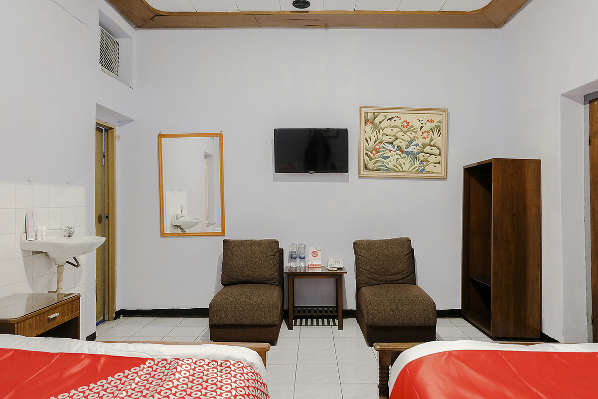 OYO 1036 Hotel Palem 1