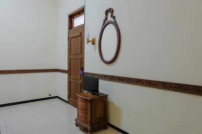 Spot On 1767 Villa Anggur Panderman