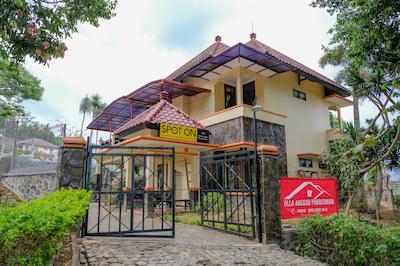 Spot On 1767 Villa Anggur Panderman