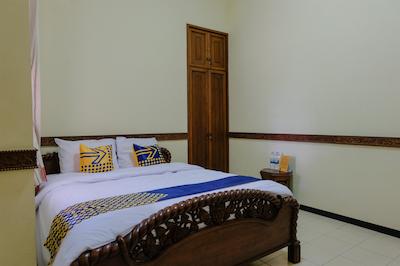 Spot On 1767 Villa Anggur Panderman