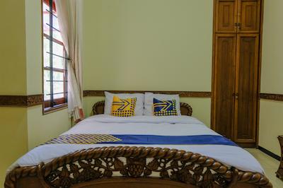 Spot On 1767 Villa Anggur Panderman