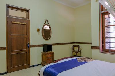 Spot On 1767 Villa Anggur Panderman