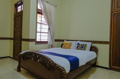 Spot On 1767 Villa Anggur Panderman