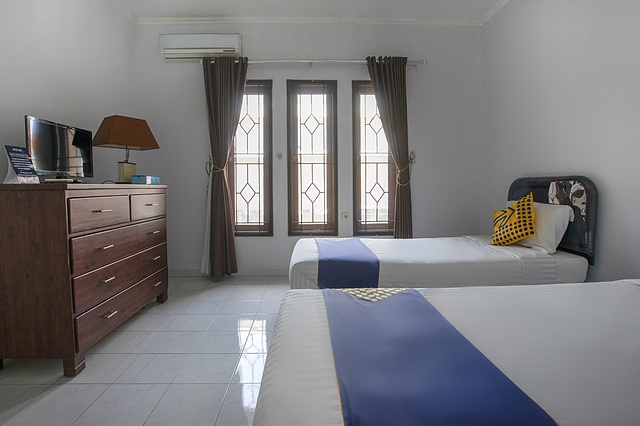 Spot On 1792 Roemah Nenekoe Guest House